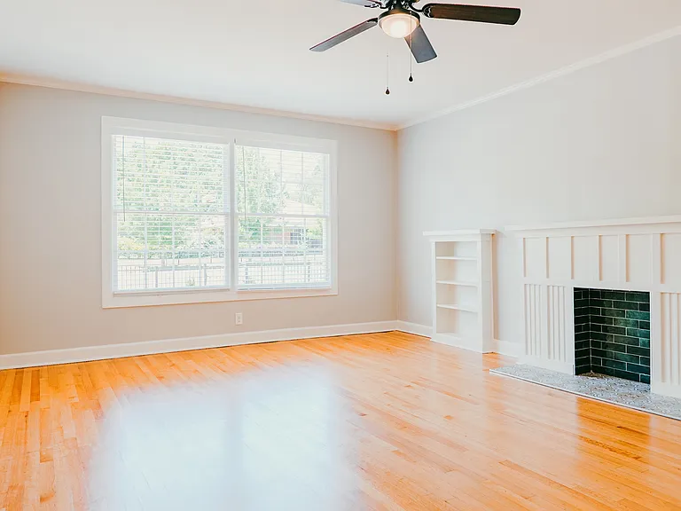 2209 Main St #3 — Photo 2