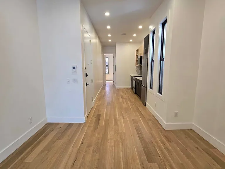 50 Grace St #2L — Photo 4