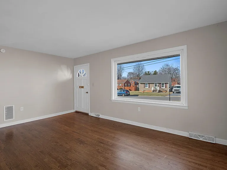3113 Oaklawn Ave NW — Photo 11