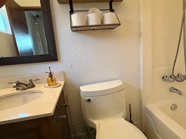 1005 N Michael Ave — Photo 13