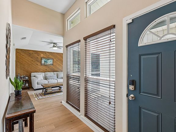 2nd image of 411 Creekside Dr
