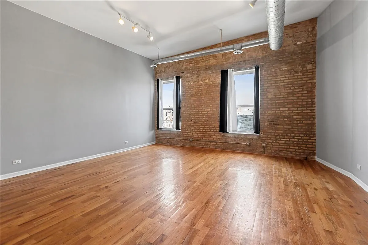 1822 S Bishop St — Photo 2