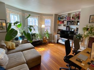 2131 Locust St APT 3W, Philadelphia, PA 19103