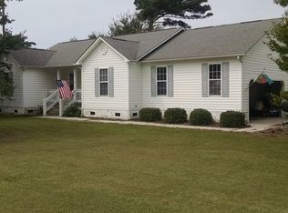200 Bayshore Dr, Cape Carteret, NC 28584
