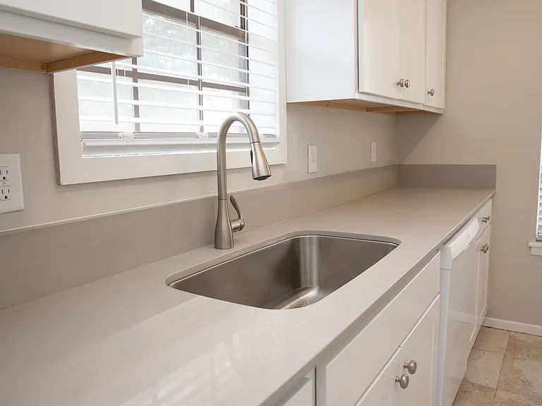 814 San Saba Dr — Photo 1