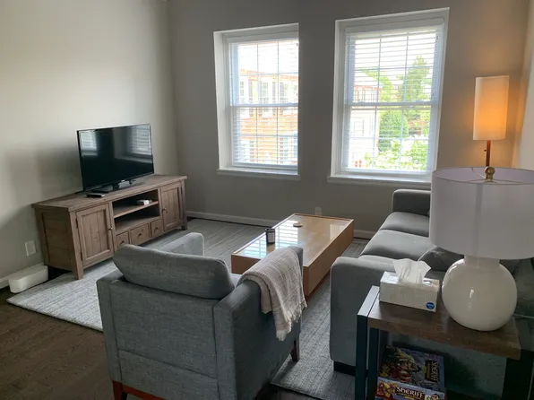 2928 S Buchanan St APT C2, Arlington, VA 22206
