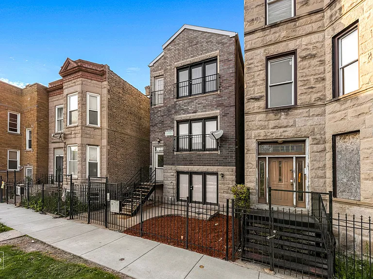 3108 W Polk St — Photo 2