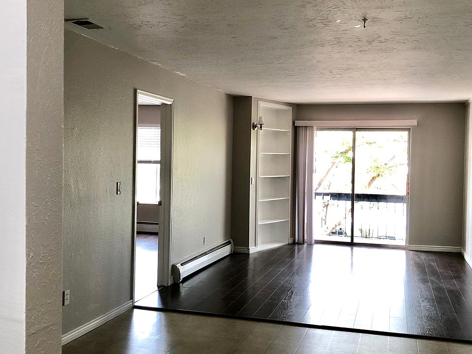 1st image of 3154 Lakeside Dr APT 306