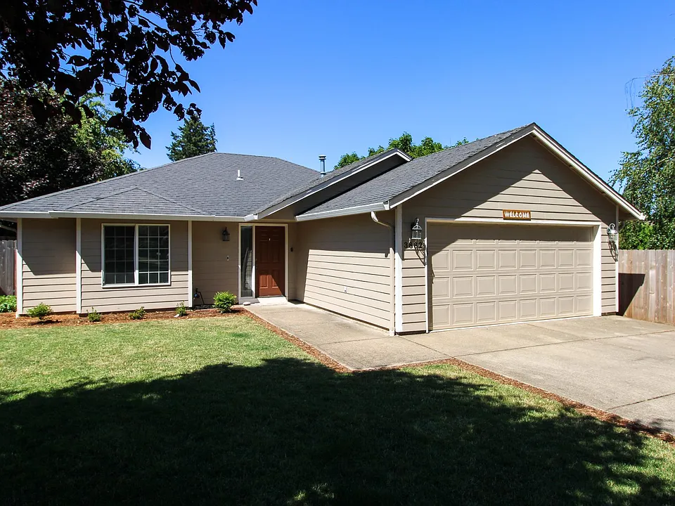 3882 Lone Oak Rd SE