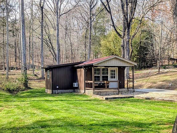 2nd image of 533 Davis Rd NW