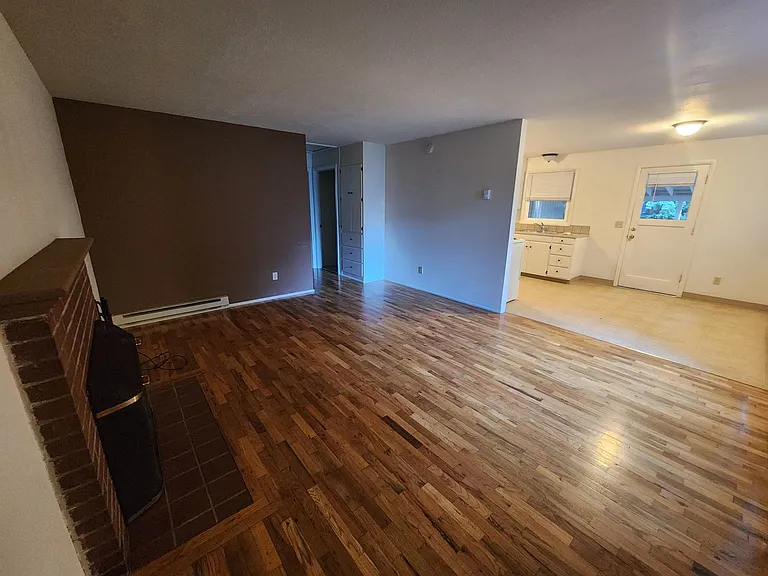 1800 NW Grant Ave — Photo 4