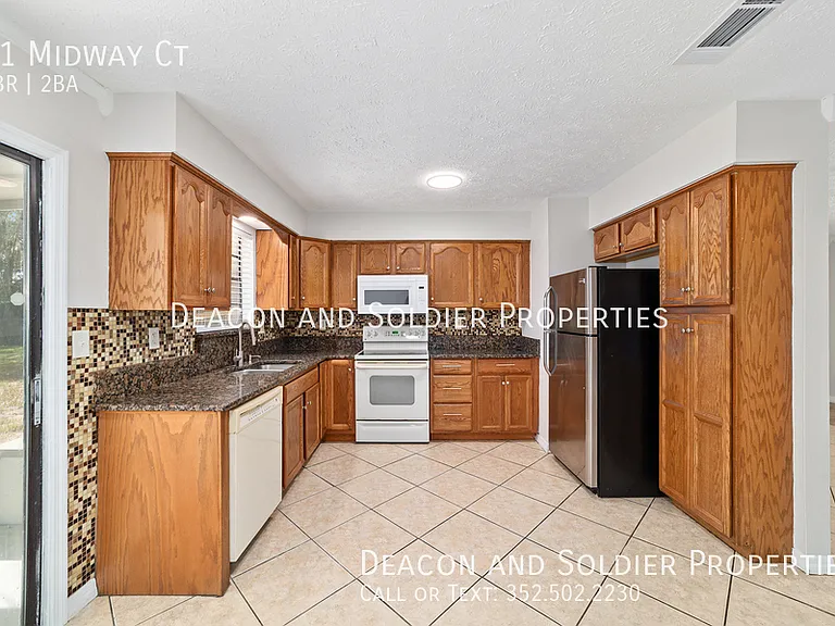 11 Midway Ct — Photo 9