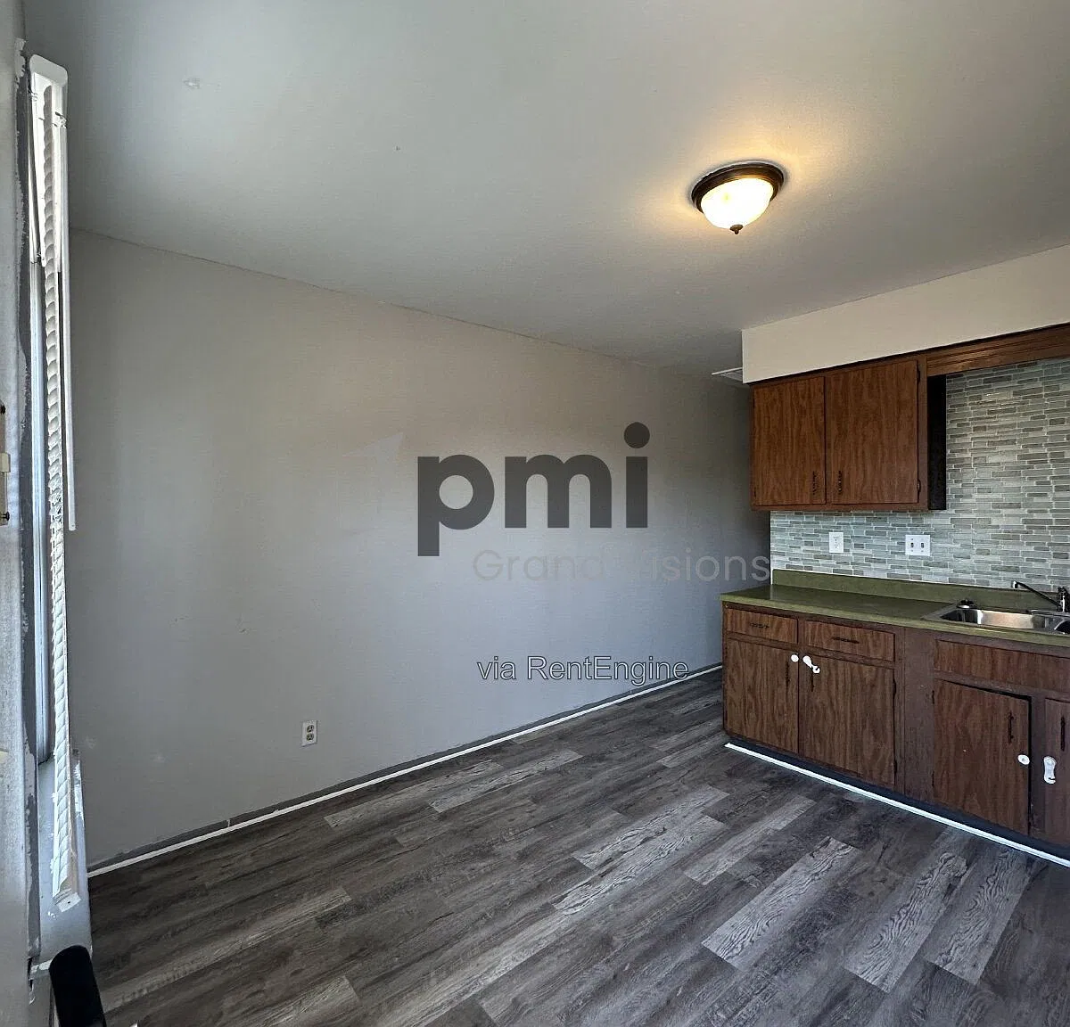 2 bed, 1.0 bath, $861 — Photo 4
