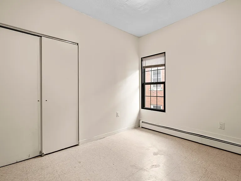 26-28 Lawrence St #26-3 — Photo 16