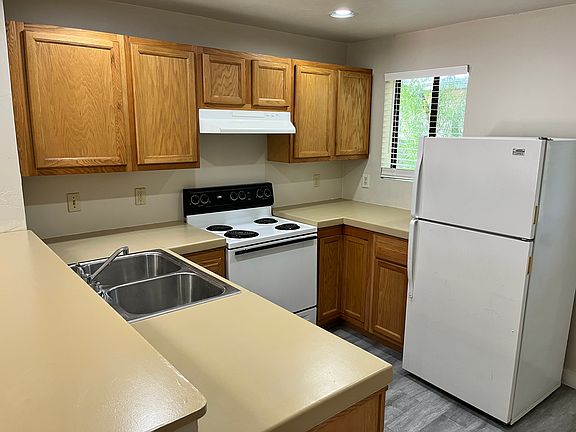 4th image of 2921 N Geronimo Ave APT 8