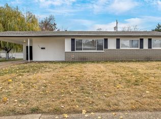 1540 Swallow Ln, Florissant, MO 63031