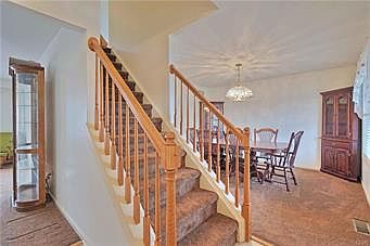3rd image of 390 De Maria Dr