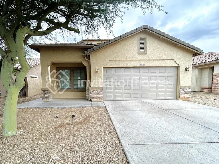 10209 W Parkway Dr — Photo 1