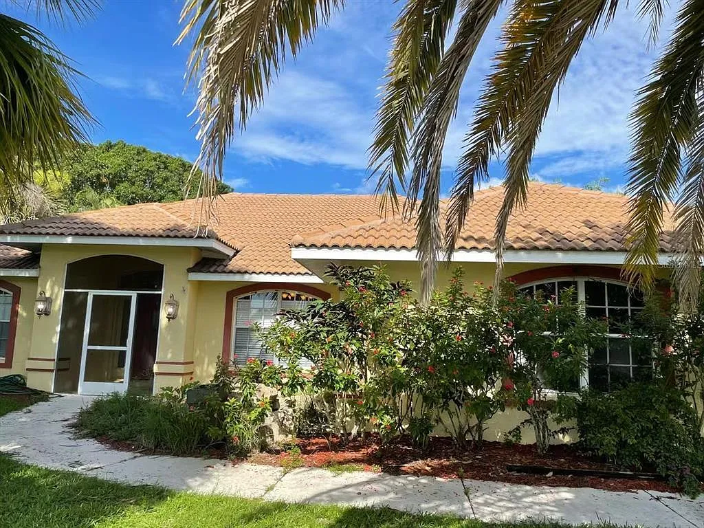 3 bed, 2034 sqft, $3,000 — Photo 1