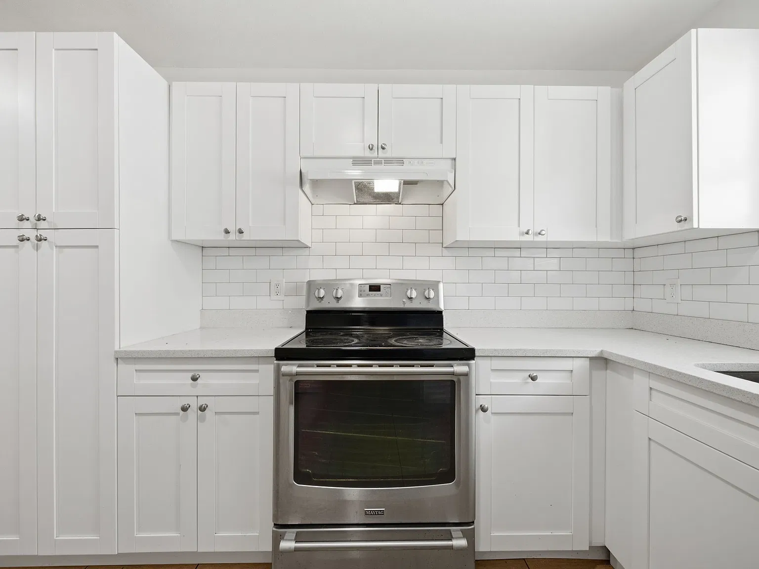 2 bed, 850 sqft, $1,750 — Photo 2