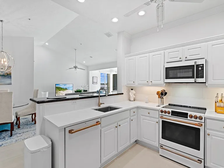 1890 Tarpon Ln #302 — Photo 11