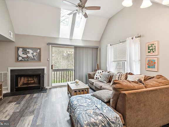 5th image of 351 Cashel Ct #351
