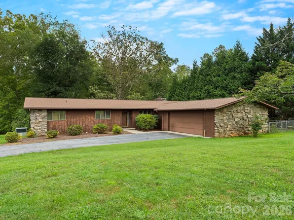 343 White Pine Dr, Fletcher, NC 28732