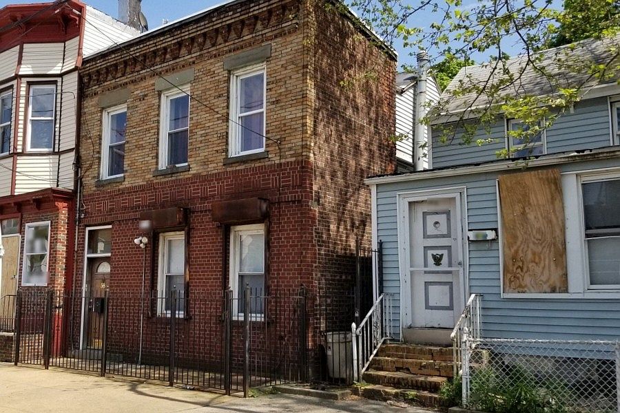 2nd image of 58 Rose Ave