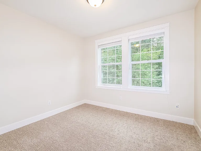 2170 NE Morgan Ln — Photo 10