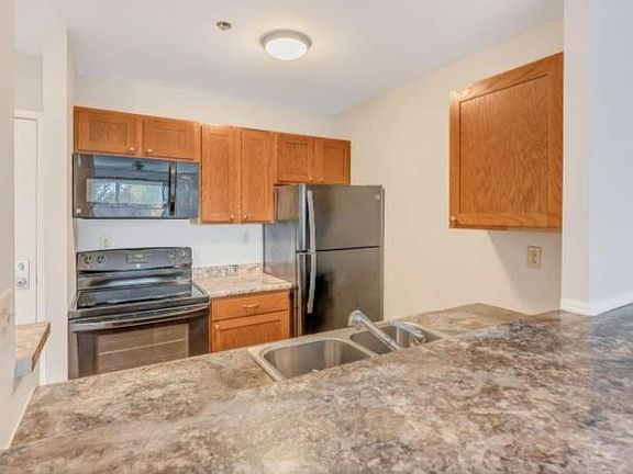 3rd image of 148 Breakwater Dr Unit 318