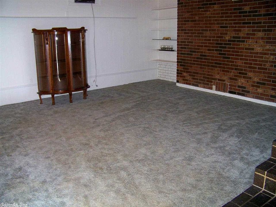1st image of 101 E Lincoln Ave