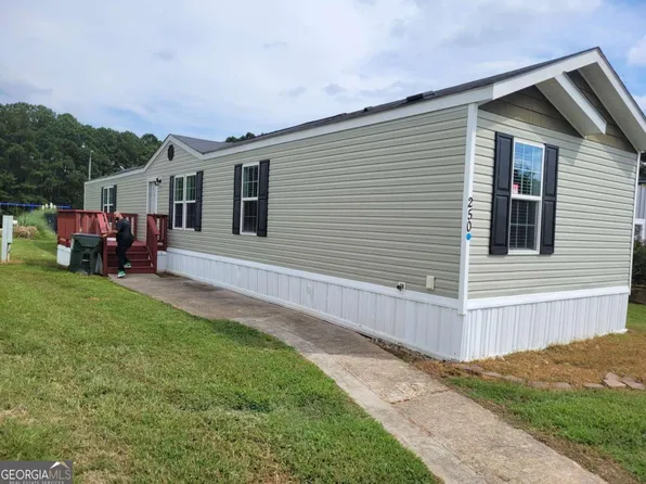 250 Woodside Blvd, Fayetteville, GA 30214