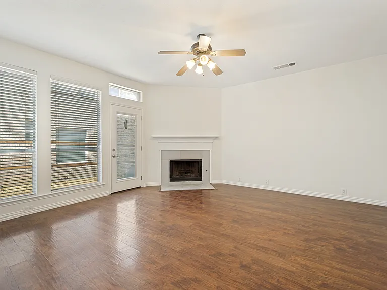 7086 Richmond Dr — Photo 6