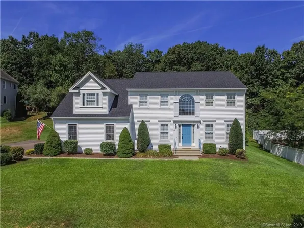 207 Bluff Point Rd, South Glastonbury, CT 06073