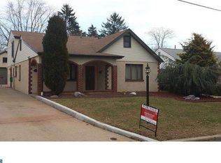 561 Larkspur St, Philadelphia, PA 19116