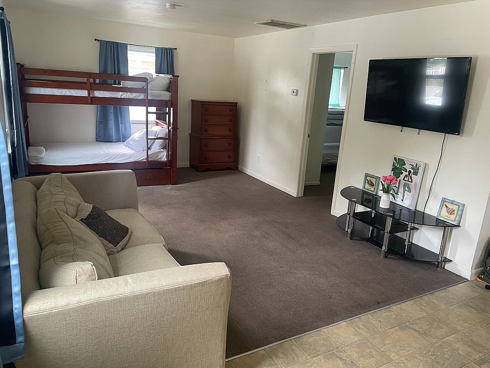 Living room (the bunk bed is from previous tenant).