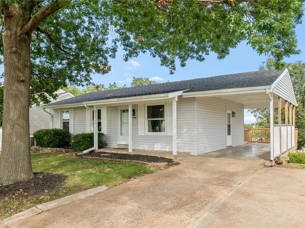 2536 Medford Dr, High Ridge, MO 63049