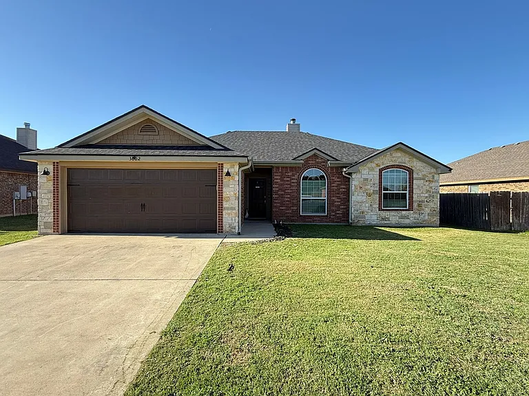 3002 Montague County Dr — Photo 1