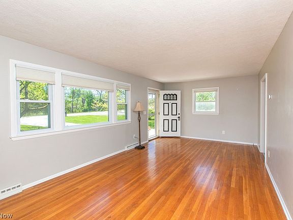 5th image of 3569 Everett Rd