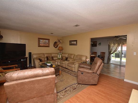 3rd image of 8375 Harbour Square Dr