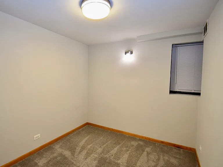 3828 N Clark St #1F — Photo 8