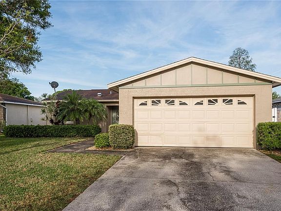 3rd image of 11148 Longhill Dr N