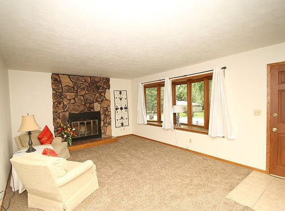 5th image of 7461 Temple Ct