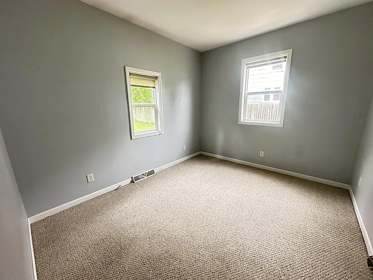 124 Miller St — Photo 6