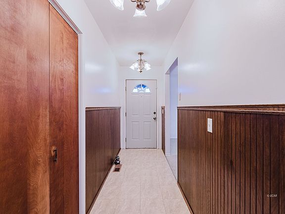 4th image of 806 E Wilson Ave