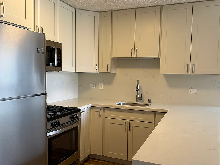 430 Lewers St #12D — Photo 6
