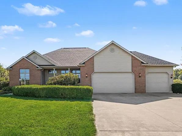 805 12th Rd, Bourbon, IN 46504