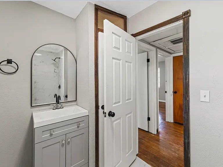 1184 Woodruff Ave — Photo 14