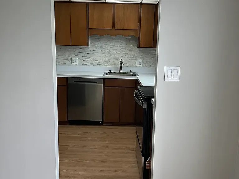 2980 S Columbia St #C2 — Photo 9