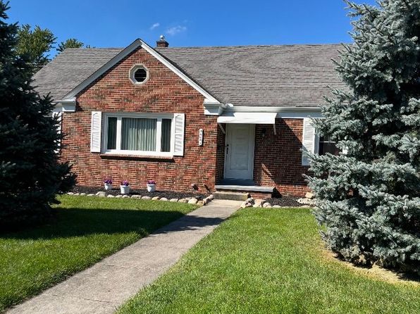 1406 Main St